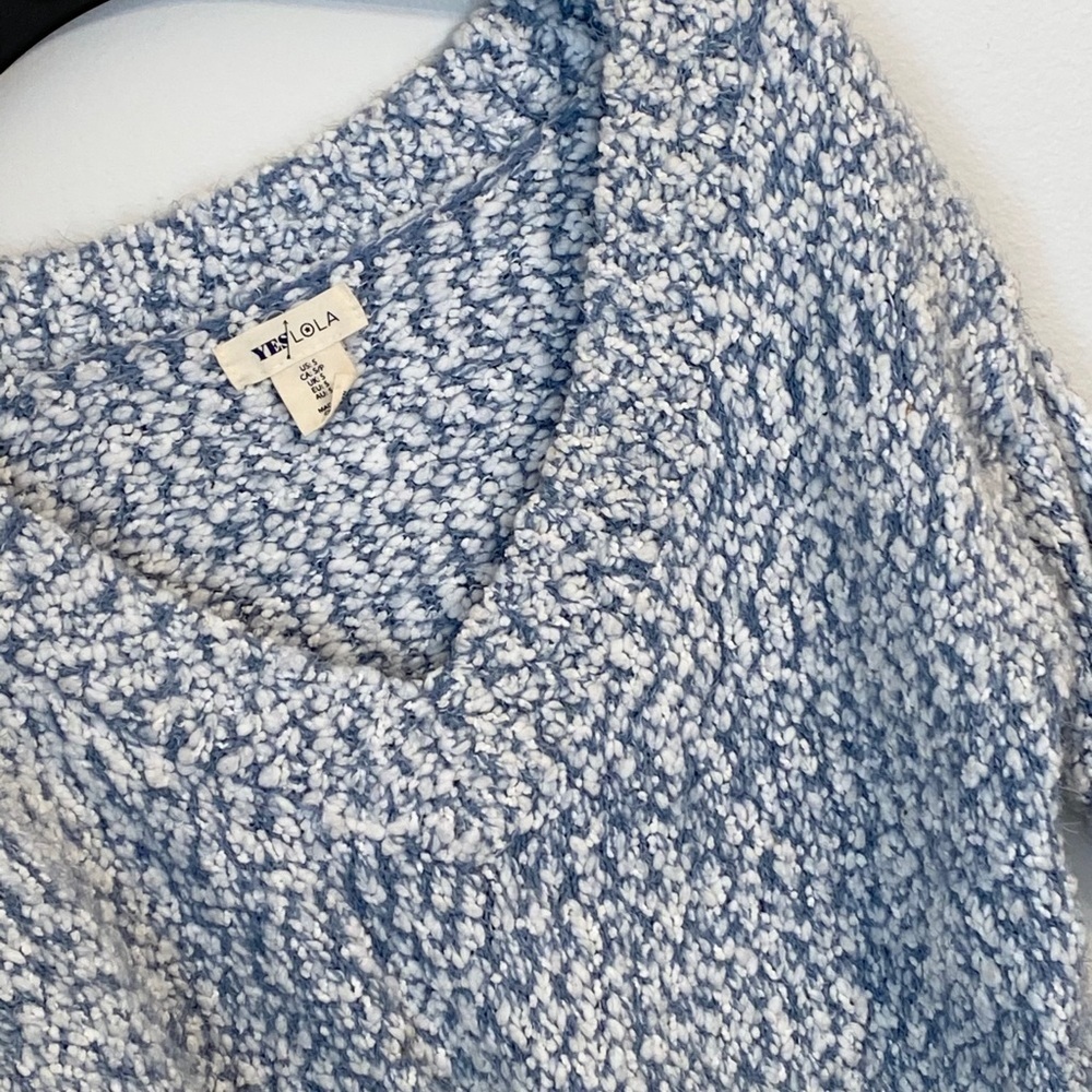V-Neck Soft Knit Sweater S - Picture 4 of 5